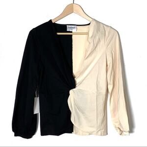 NWT Callahan Knitwear Beige black color block v neck knotted sweater size xs